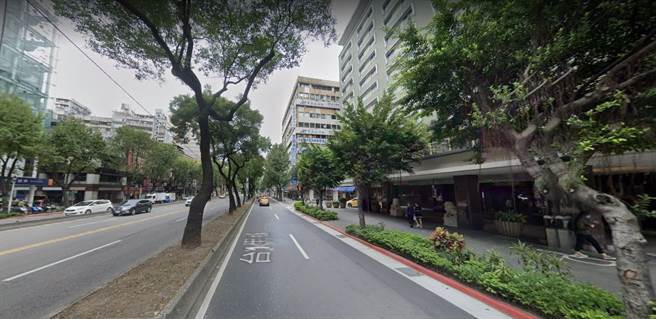 该物件附近生活机能佳，邻近国宾、晶华酒店等知名饭店，交通方便、近学区。（图／翻摄Google Map）