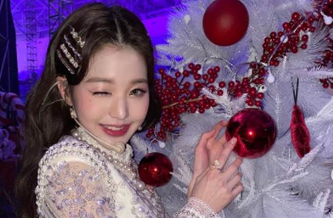 張員瑛才17歲就擁有171公分高挑身材和精緻美貌。(圖／翻攝自張員瑛IG)