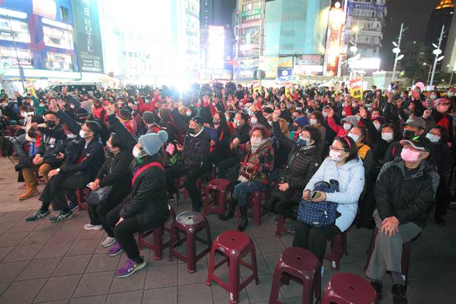 罷昶總部今晚選定西門紅樓前廣場舉辦選前之夜「散昶最終戰」。（張鎧乙攝）
