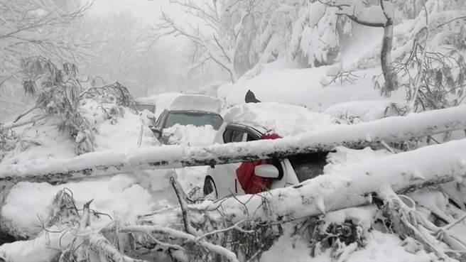 瘋追雪釀慘劇這國上千輛車受困暴雪21死多人被埋喪命 國際 中時新聞網