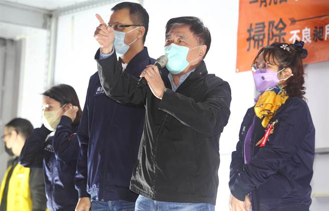前台北市長郝龍斌也點名時代力量、民眾黨下架林昶佐。（張鎧乙攝）