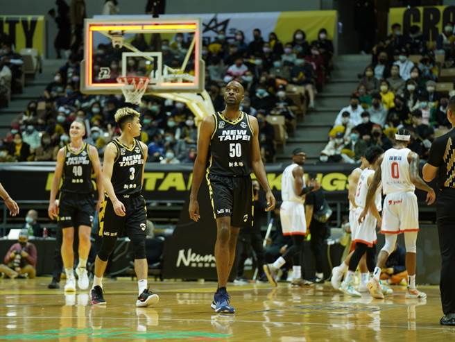 戴维斯相隔250天重新回到PLG赛场。(新北国王提供)