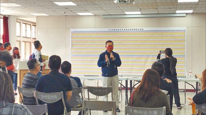 春节前夕疫情拉警报，「潮州春节市集」7日特区开标仅标出9成，而特1区虽开出38万8888元，但若对比面积，其标价较去年少。（谢佳潾摄）