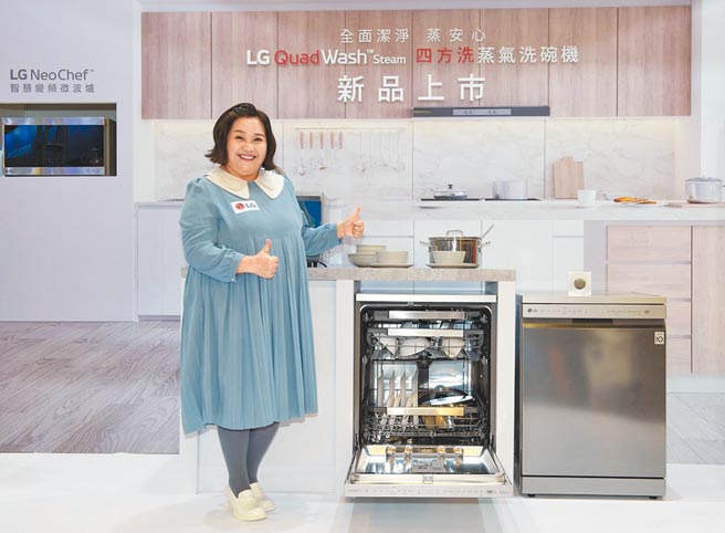 鍾欣凌工作滿檔，昨為電子新品上市活動站台。（LG電子提供）