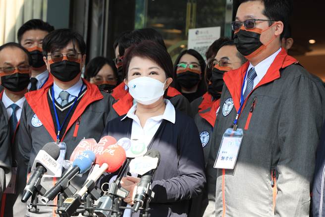 台中市市长卢秀燕9日宣布，将于1月17日至21日共5天开设43处快打站提供设籍台中市65岁以上长者接种第三剂。（冯惠宜摄）