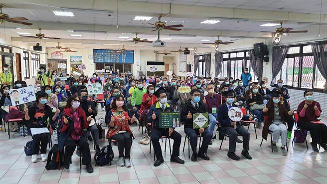 今年台南市社区规画师培训首度以「学院」概念在全台知名的社造模范南区金华社区活动中心开训。（都发局提供／洪荣志台南传真）