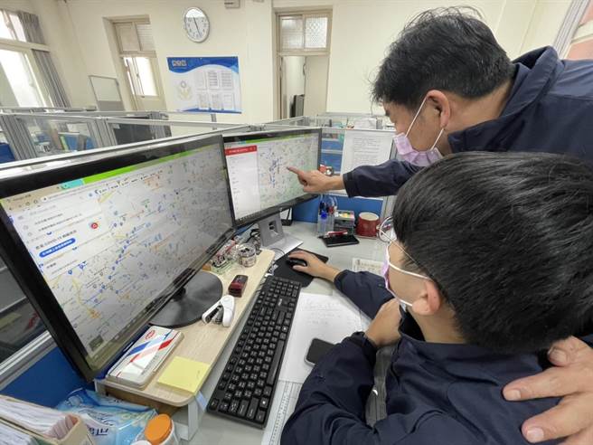 警方靠手机定位、行车轨迹等协助精准疫调。(吕筱蝉摄)