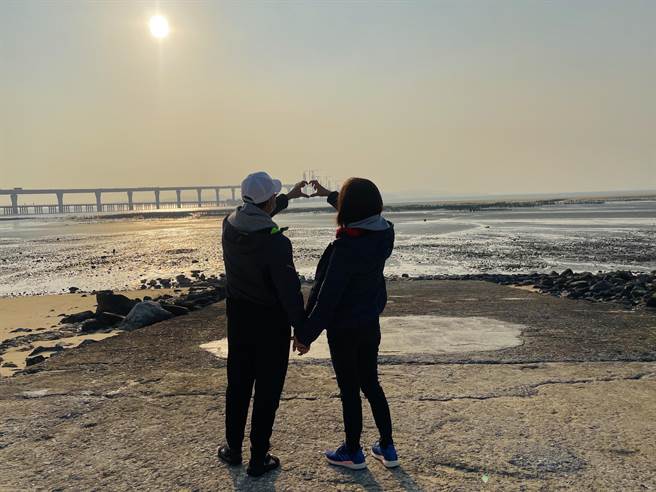 「勇闖金門浪漫秘境遊程」票選開跑，  參加就有機會拿到DYSON吹風機、Switch及氣炸鍋等好禮。（金門縣府觀光處提供）