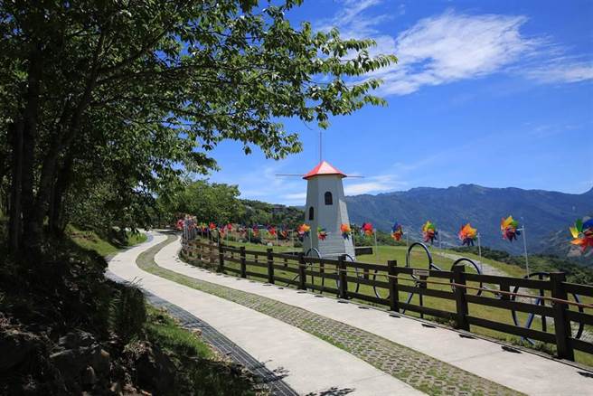 清境觀光發展協會總幹事林宏哲表示，目前尚未有明顯退房潮，目前清境將近百家的旅宿業者都完成照冊，盡快來施打第三劑疫苗。(本報資料照)