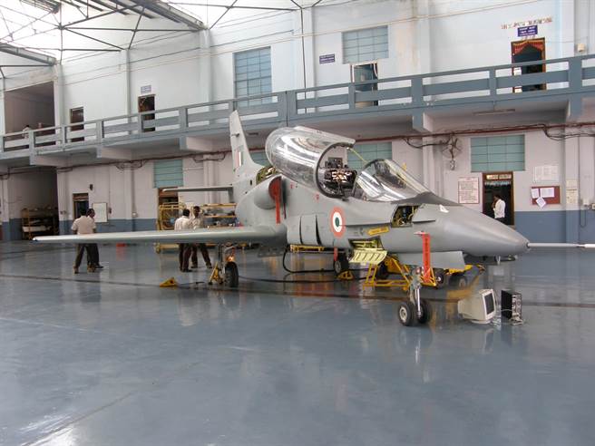 印度喷射教练机HJT-36天星式。(图/HAL)