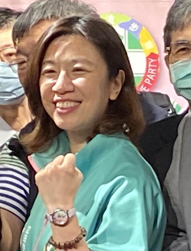 台中市選委會9日完成中二選區立委補選258個投開票所開票，民進黨林靜儀獲得8萬8752票勝選。（盧金足攝）