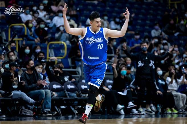 胡珑贸今天打出加盟T1联盟生涯代表作。(高雄海神提供)