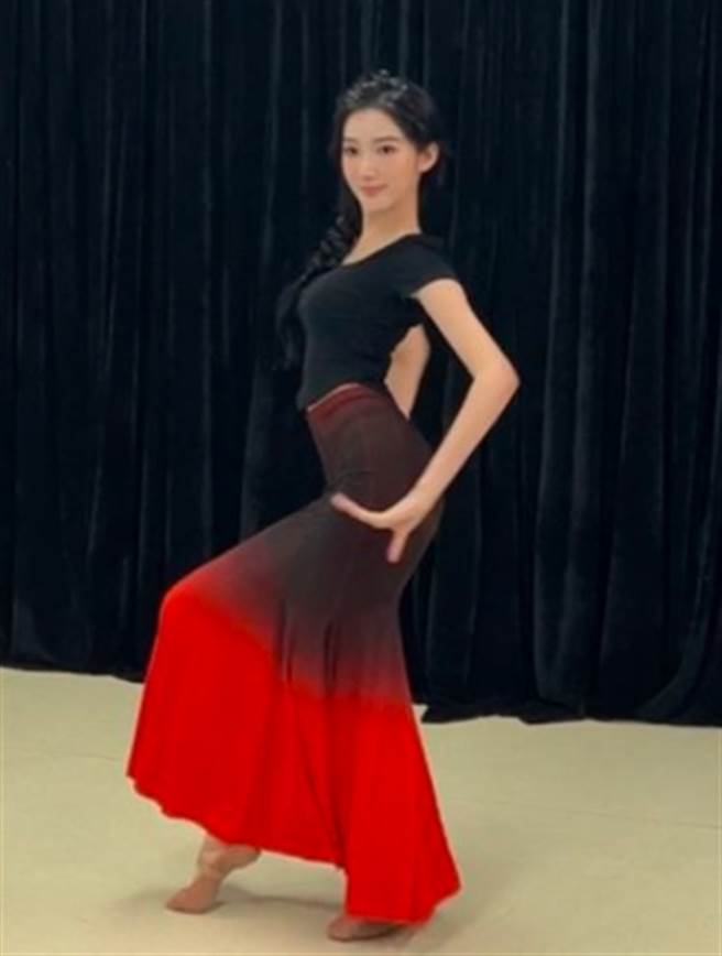 都美竹传准播出道，近照模样改变不少。（图／翻摄自微博@都美竹）
