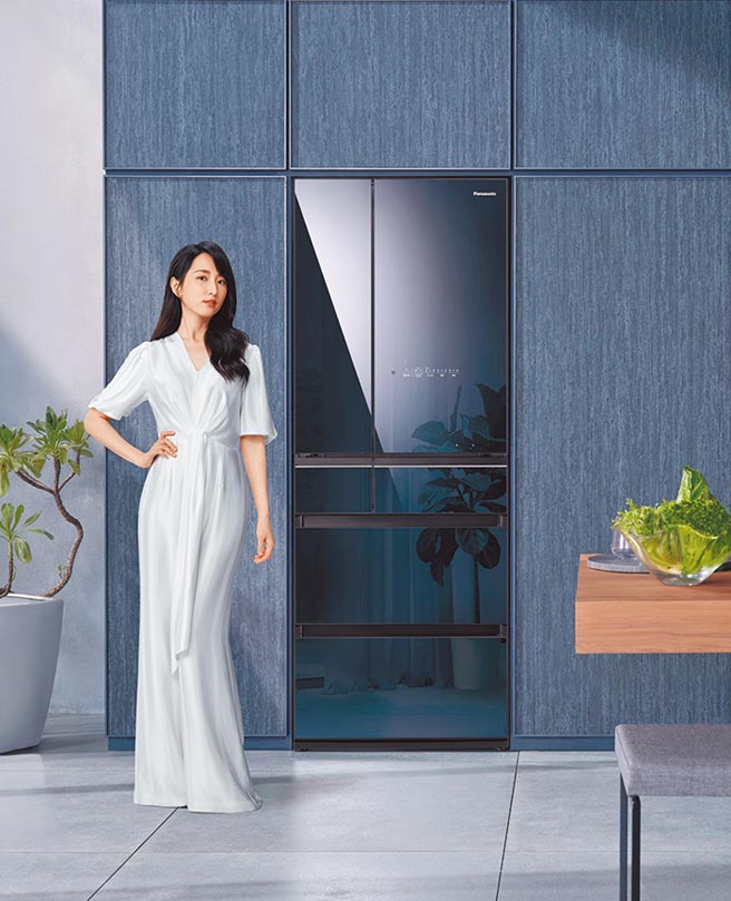 Panasonic全新日本製電冰箱，引進日本3大頂級保鮮科技，讓家人可享受到更鮮美的幸福美味。圖／業者提供