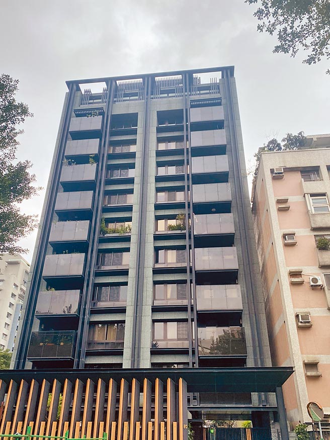 王力宏位在台北市金华街的工作室，昨开始有媒体在外守候。（许雅淳摄）