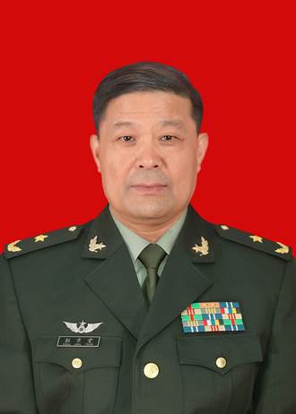 新疆反恐戰將彭京堂接掌駐港部隊 強力維穩意味不言可喻