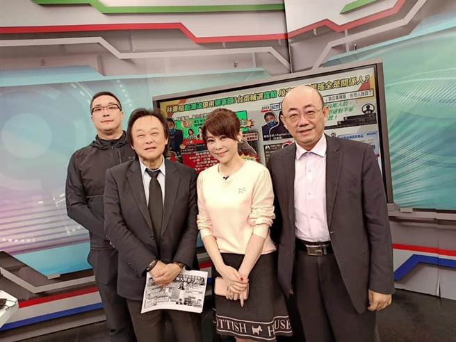 錢怡君（右2）在廣告時間說「國民黨很兩光」，引起網友討論。（圖／翻攝自錢子的大白話臉書）