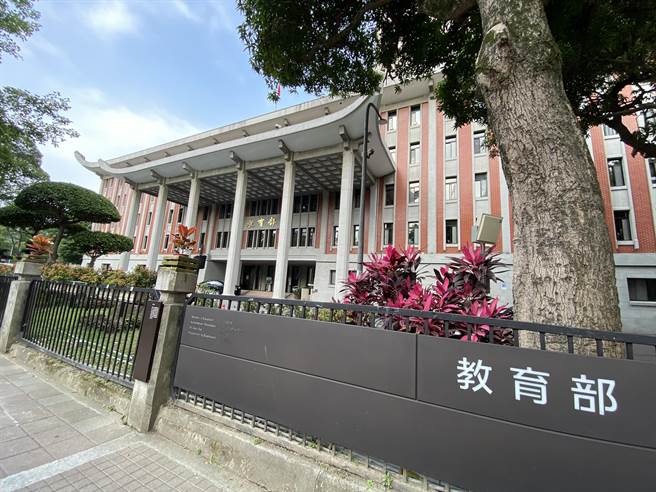 教育部公布学生确诊人数达944个，新增一个小学生确诊的本土案例。（林志成摄）