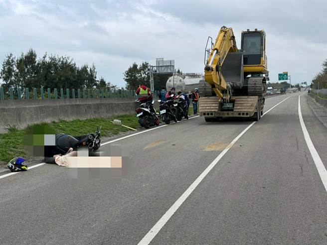 19歲戴姓男大生與同學一起騎車出遊，在西濱快疑似超車不慎自摔，遭拖板車輾斃。（翻攝照片／李京昇苗栗)