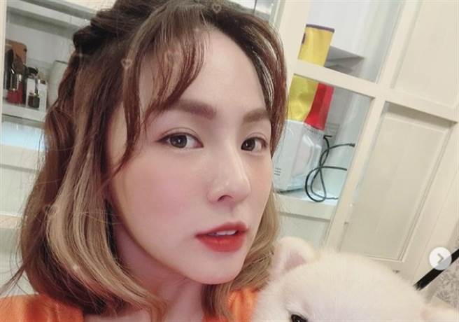 熊熊火辣外型和率真直爽的个性让她圈粉无数，却总是遇人不淑。(图/翻摄自熊熊IG)