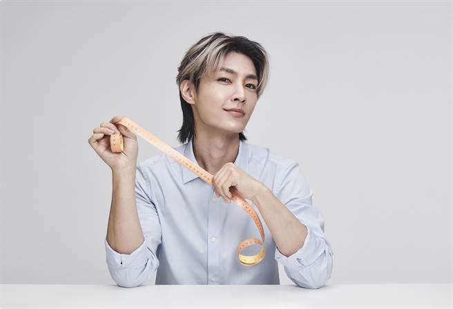 炎亚纶应景推出年节礼盒。（Beauty Player爱美玩家提供）