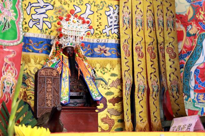 台南市盐水武庙早期后殿设有文圣宫，合祀孔子与文昌帝君，为古代盐水文人祈求考运平安的信仰中心。（台南市政府提供／张毓翎台南传真）