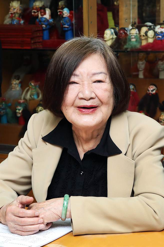 文化部人间国宝「布袋戏」项目，新增认定江赐美为保存者。（文化部提供）