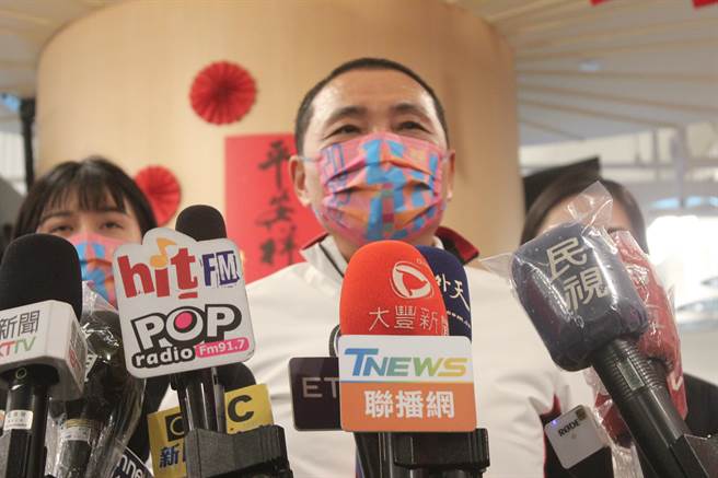 新北市长侯友宜表示，守住国门就能阻断传播链。（陈慰慈摄）