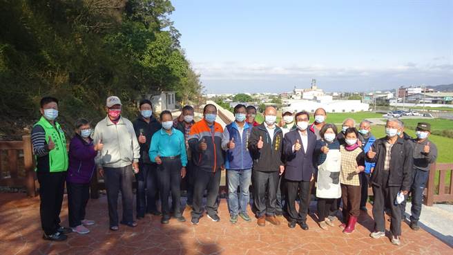 外埔五崁腳休閒步道已完工啟用，市議員吳敏濟舉行完工說明會。(陳淑娥攝)