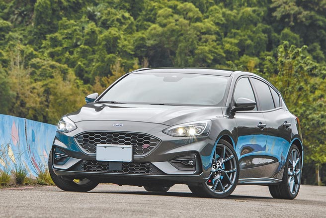 5.FORD FOCUS（陈大任摄）