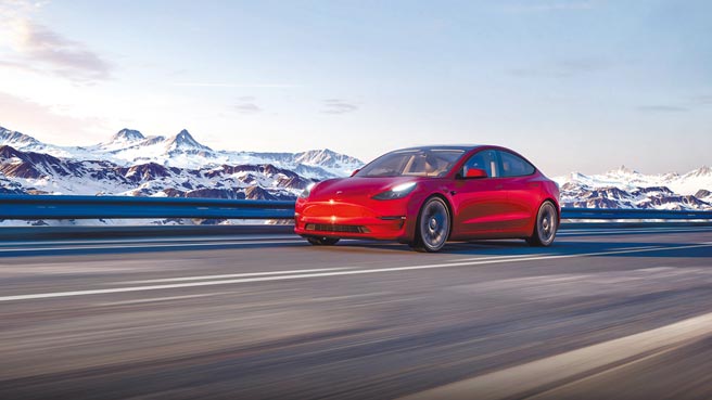 TESLA Model 3（摘自TESLA官网）