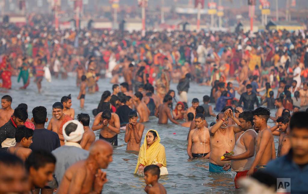 恆河是印度人心目中的圣河，每年上百万人到恆河洗浴、饮用。图/美联社(photo:ChinaTimes)