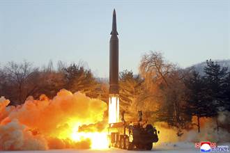 疑似彈道飛彈 北韓向東部海域發射武器