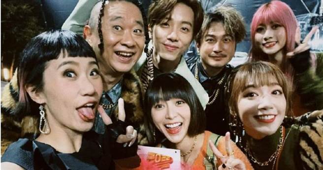 《木曜4超玩》主持台北市跨年晚会表现不佳网友骂翻，昔日与他们接触过的不少单位也有怨言。（图／截自温妮脸书）