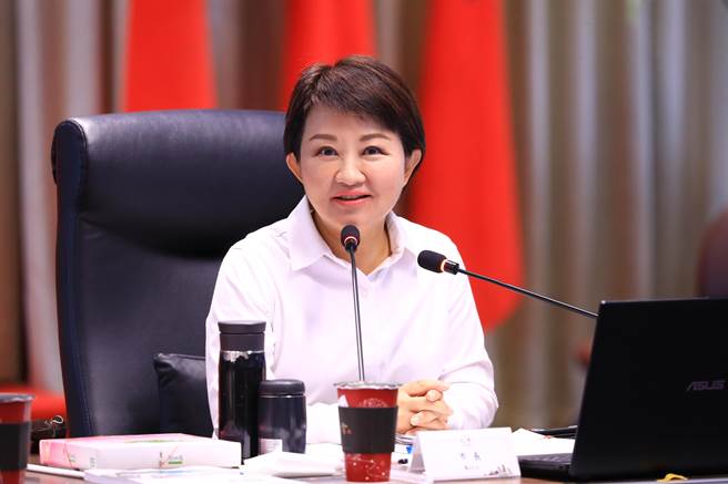 台中市长卢秀燕连任之路，不只面临气势锐利的民进党挑战，还有民眾党白色力量，出现三脚督战况。（卢金足摄）