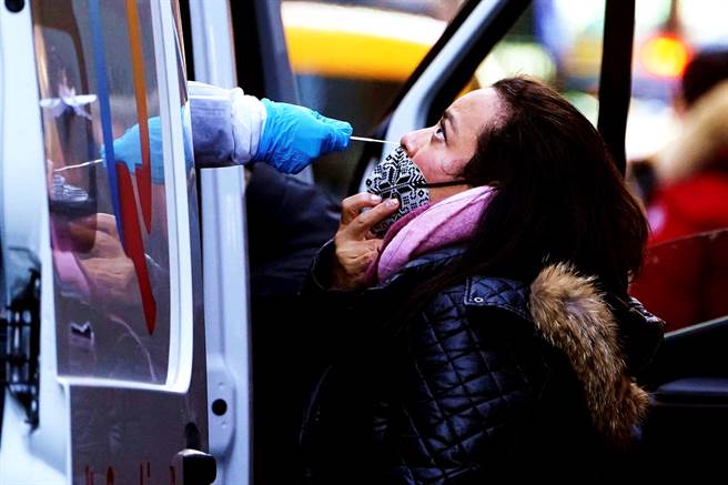 紐約州政府規定，完整接種疫苗的民眾，即便接觸到新冠確診者，只要沒有出現症狀，都不需要隔離。（資料照／路透社）