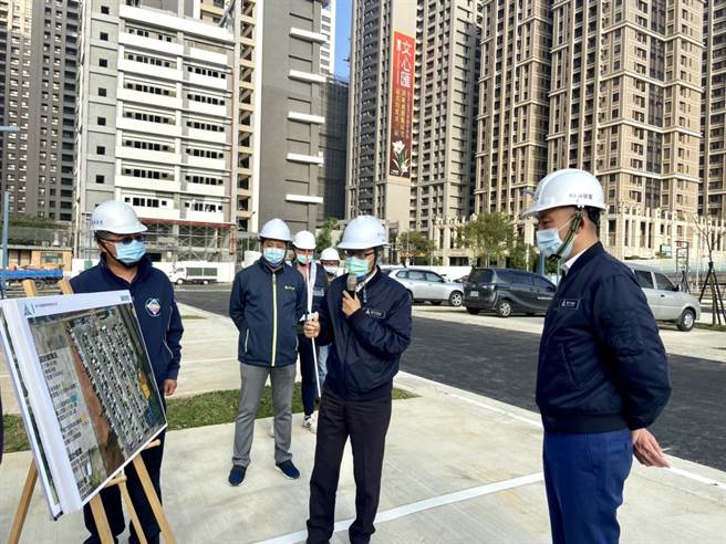 為紓解新竹市東區慈雲路周邊停車問題，新竹市政府翻修的慈雲路停車場預計於春節前啟用。（陳育賢攝）