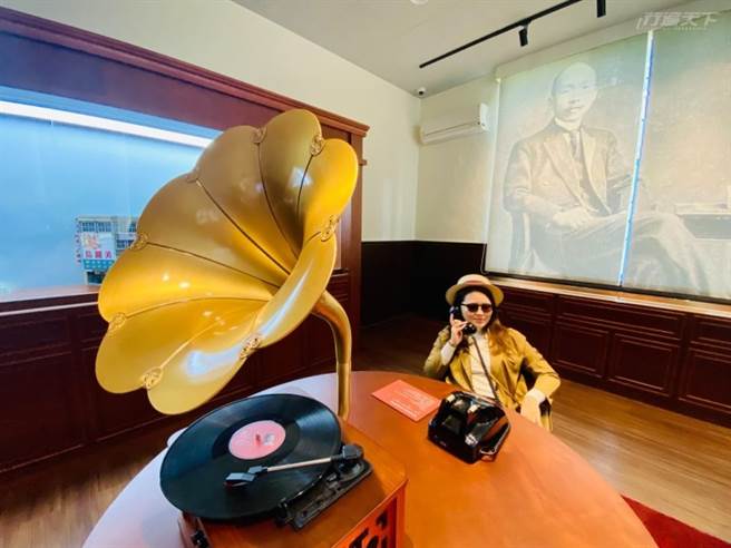 开幕不久的「立法院民主时刻馆」透过互动式主题展区，让旅人走进时光隧道，探究台湾民主进程。(图/行遍天下)