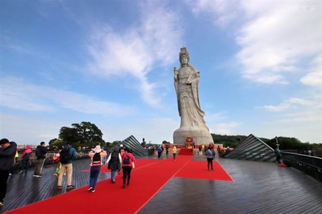 馬祖村的媽祖巨神像，是全世界最高的媽祖巨神像。(圖/行遍天下)