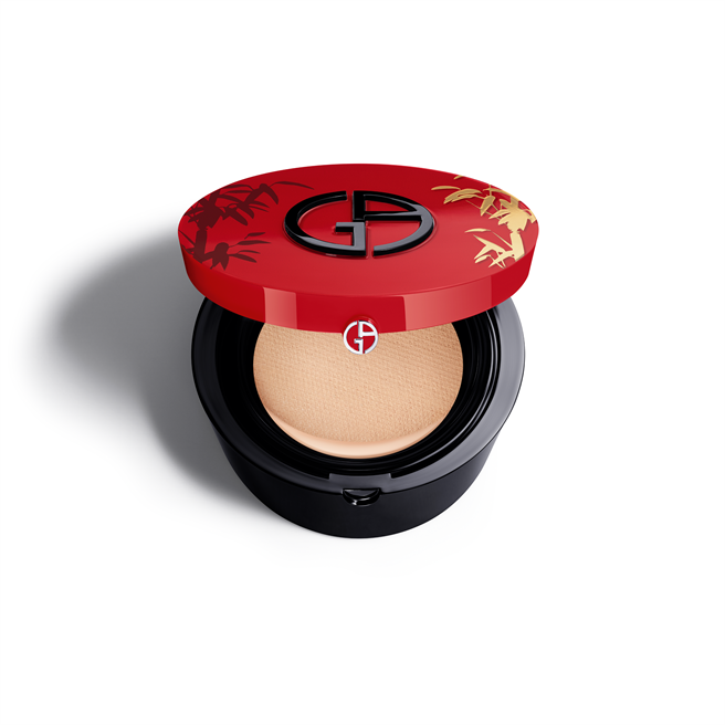 Giorgio Armani完美丝绒持久气垫粉饼竹林光影限定版。（Giorgio Armani提供）