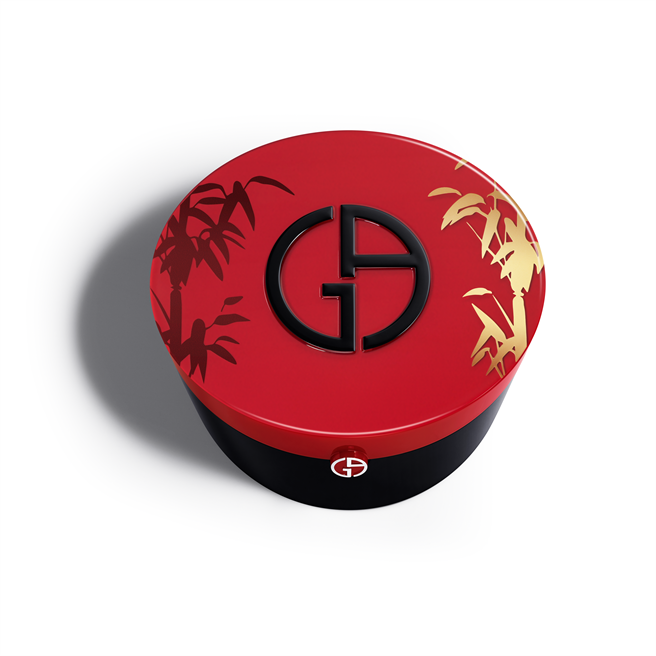 Giorgio Armani完美丝绒持久气垫粉饼竹林光影限定版。（Giorgio Armani提供）