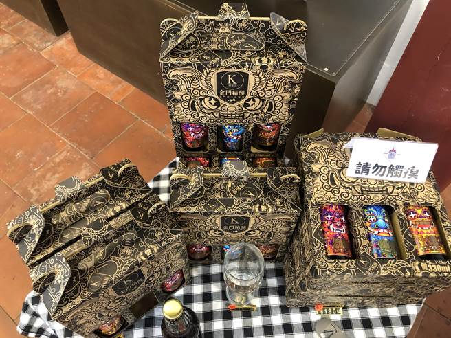 融合金门元素的文创小商品之四。（李金生摄）