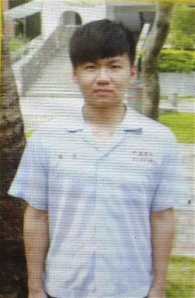 陳奕就讀中興高中時，品學兼優。（民眾提供／廖志晃南投傳真）