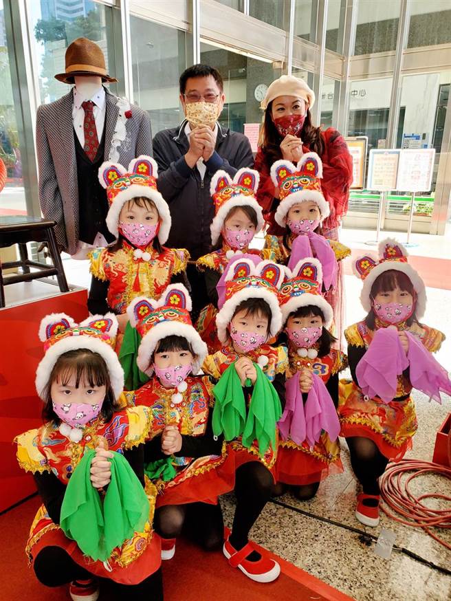 高雄南华观光商圈邀请民眾採买「过好年」。（柯宗纬翻摄）
