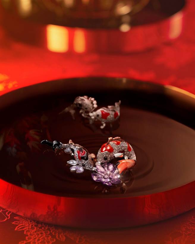 藝術珠寶JHENG JEWELLERY錦鯉系列珠寶融入東方美學和意境，將珠寶工藝提升至藝術層次 。（JHENG JEWELLERY提供）
