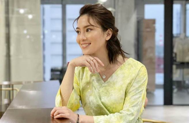 许蓝方有「最美性学博士」封号。（图／许蓝方博士 Dr. Gracie脸书）