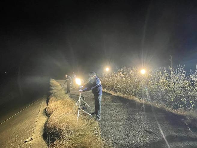 抢救F-16V失联飞官陈奕行动持续进行中，空军、海巡队与嘉义、县市消防局及民间搜救队海陆空大搜索。（嘉义市消防局提供∕吕妍庭嘉义传真）