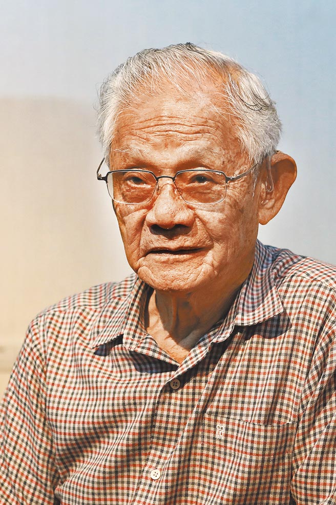 文化部自2009年起依「文化资产保存法」登录重要传统工艺及重要传统表演艺术并认定保存者（又称人间国宝），今年首次登录「细木作」为重要传统工艺，并认定保存者为游礼海（见图）。（文化部提供）