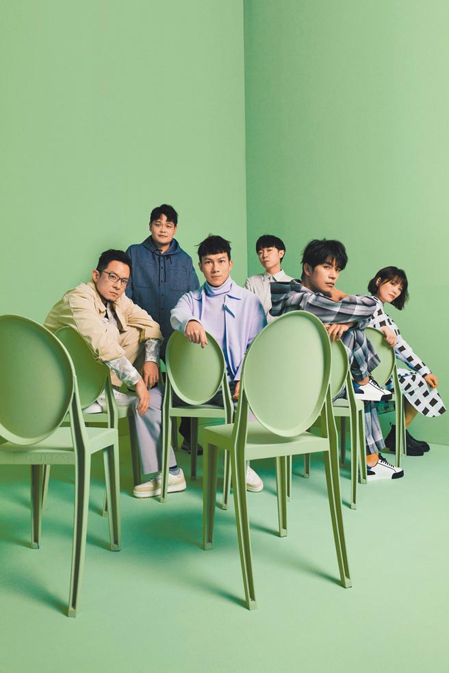 鱼丁纟乐团推出復刻第一弹《不同名专辑》。（环球音乐提供）