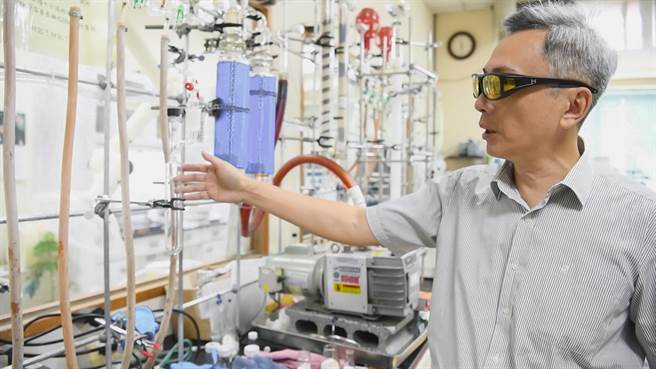 近期史丹佛大学在Scopus论文资料库发布一份「全球前2％顶尖科学家榜单」，国立暨南国际大学共有11名教授入榜，占全校老师人数的5％。(校方提供／吴建辉南投传真)